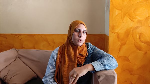 والدة الطفلة 