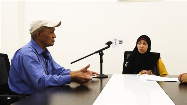 الأب حسين رشوان وابنته