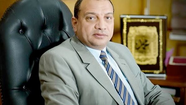 الدكتور منصور حسن