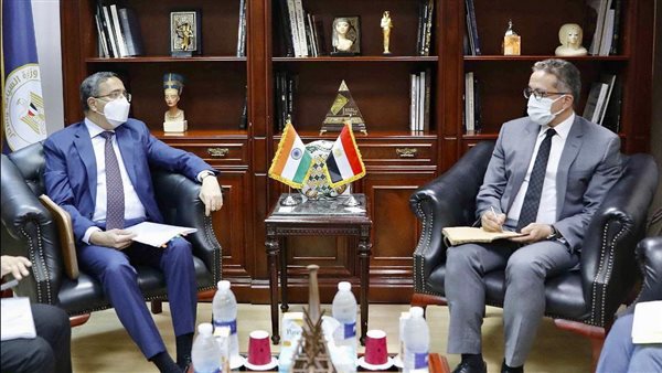 وزير السياحة يستقبل