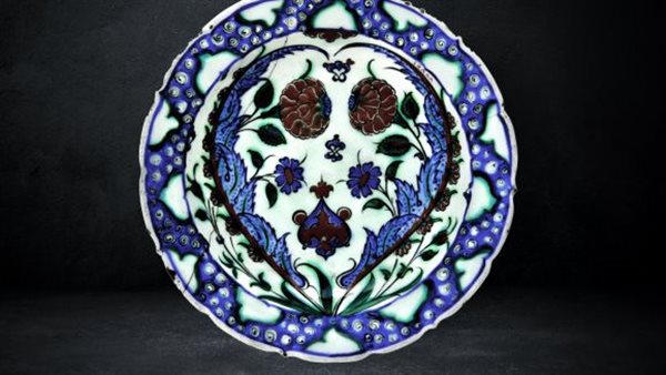  صحن من الخزف