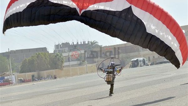 المظلات في الأقصر