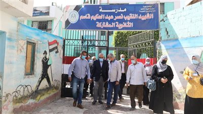 محافظ الجيزة يتابع انتظام انتظام سير العملية التعليمية بمدارس المحافظة 