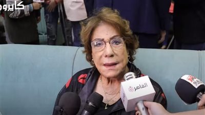 سميحة أيوب مازحة: مريت بأزمة سياسية اضطرتني أعتذر عن أحد الأدوار | فيديو 