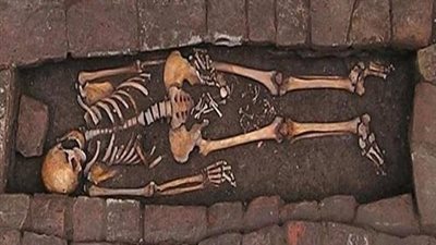 اتهموه زور فظهرت حقيقته بعد 1300 سنة بسبب هيكله العظمي.. ما القصة؟