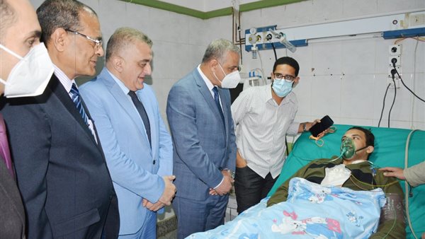 محافظ سوهاج ومدير