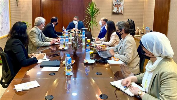 وزير الآثار يلتقي