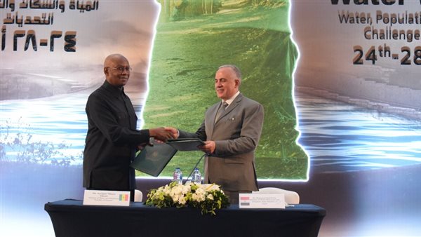  وزير الموارد المائية