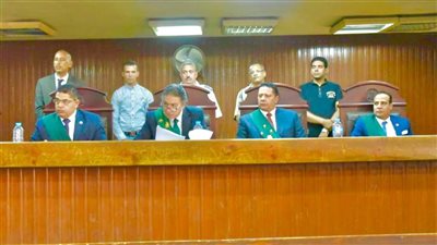 أم تصور ابنها خلال اغتصابه فتاة قاصر وتهدد بفضحها.. وقرار عاجل من المحكمة