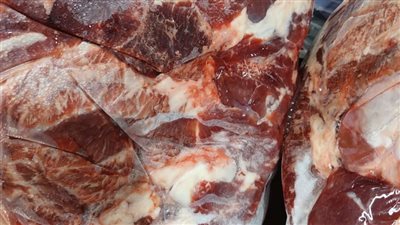 ضبط 750 كيلو لحوم غير صالحة للاستهلاك داخل مطعم شهير بطنطا