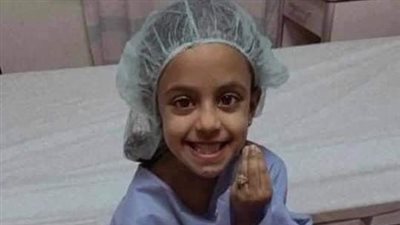 ظهور البلوجر الطفلة ريتان داخل المستشفى.. والمتابعون: سلامتك يا فلولة.. العين حق