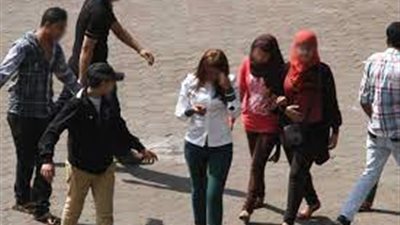 إيحاءات جنسية وألفاظ خادشة.. تفاصيل التحرش بفتاة في الحصري بـ 6 أكتوبر | صور