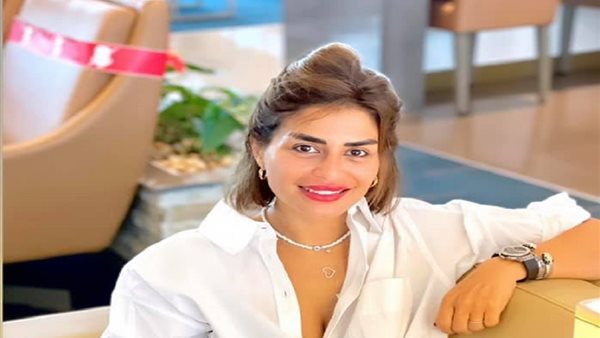 الفنانة منة فضالي