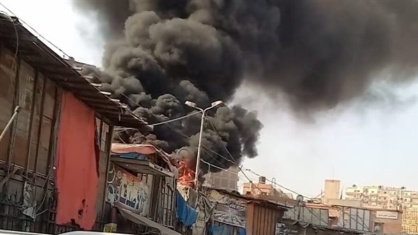 حريق محل ملابس بمحطة