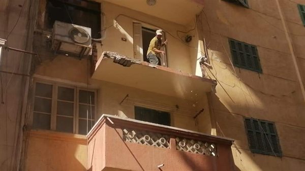 إزالة شرفة عقار بالإسكندرية