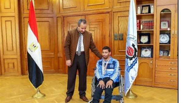 رئيس جامعة السويس