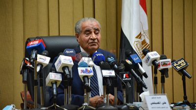 حذف كل من يتخطى راتبه 9600 جنيه من منظومة البطاقات التموينية