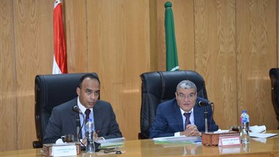 محافظ المنيا: تنفيذ 77% من أعمال مد وإحلال شبكات المياه والصرف الصحي بقرى حياة كريمة