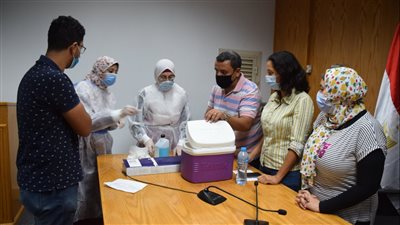 جامعة حلوان تواصل تطعيم منتسبيها بلقاح كورونا 