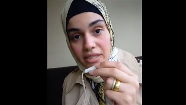 والدة الطفل