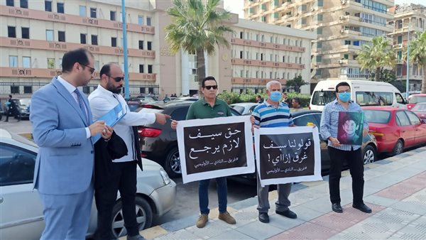 أسرة سيف إسلام تطالب