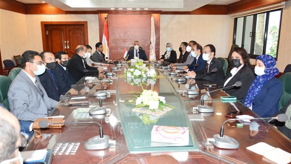 اجتماع محافظ سوهاج