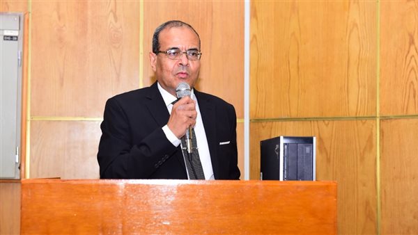 الدكتور مصطفي عبدالخالق