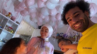 محمد صلاح ضاحكًا: مكة بتقول لي أنت بتنطق إنجليزي بلهجة العرب
