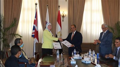 توقيع بروتوكول تعاون بين بحوث الإلكترونيات والجامعة البريطانية