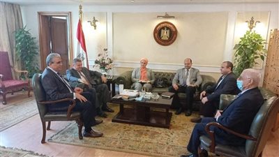 وزير قطاع الأعمال لـ رئيس القوى العاملة بالنواب: لن ننتقص من حُقوق العُمال المشروعة 