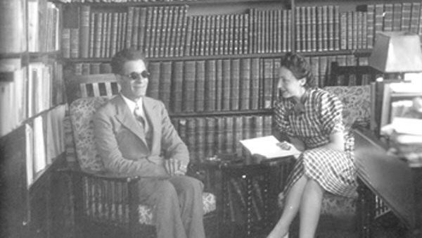 طه حسين وزوجته