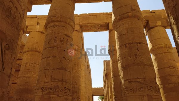 من صالة الأعمدة بالكرنك