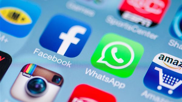 السوشيال ميديا- تعبيرية