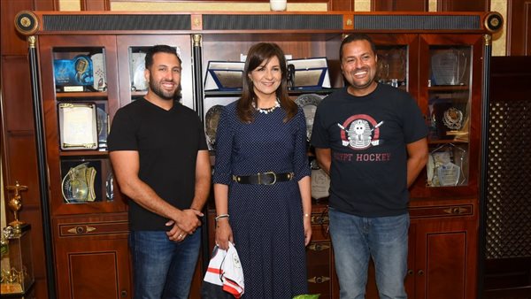 السفيرة نبيلة مكرم