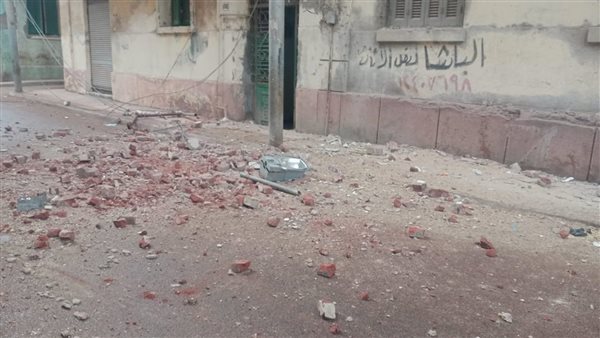 سقوط بلكونة بعقار