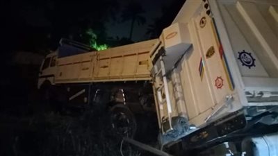 إصابة سائق في انقلاب مقطورة على طريق الإسكندرية القاهرة الصحراوي