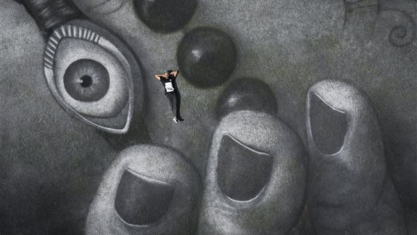 ما وراء الجدران