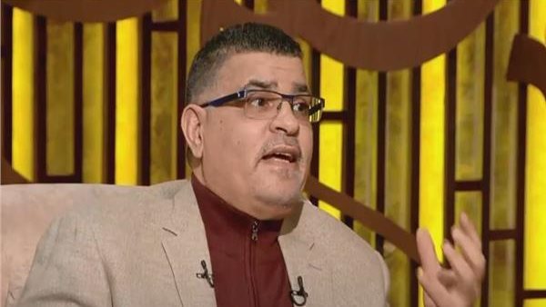 عميد كلية الدراسات