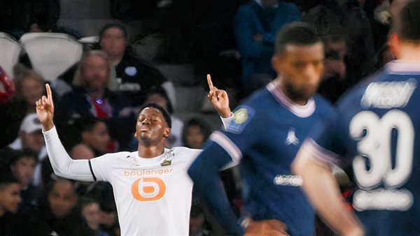 جوناثان دايفيد لاعب