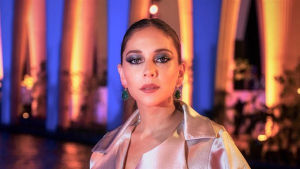 فاطمة البنوي