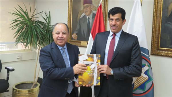 لقاء وزير المالية