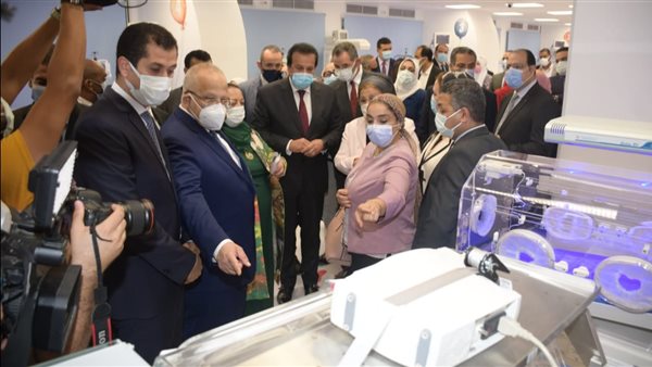 أثناء الافتتاح