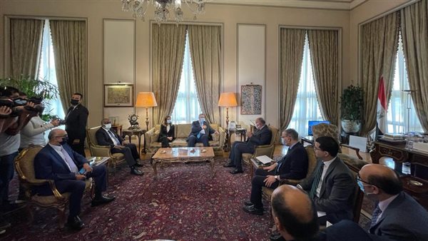 المبعوث الأممي وشكري