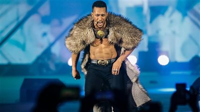 محمد رمضان يوقع إقرارًا بنقابة الموسيقيين بعدم خلع ملابسه على المسرح | فيديو