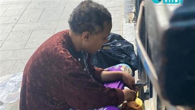 أشقاؤها وزوجها تخلوا عنها.. إنقاذ مشردة من الشارع بعد محاولات انتحار متكررة | صور