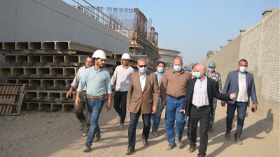 جولة مفاجئة من محافظ القليوبية لمتابعة مشروعات مدينة كفر شكر