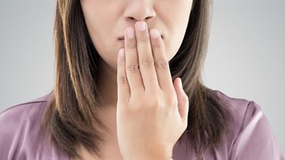 عالم أزهري يكشف حكم الكلام الفاحش أثناء العلاقة الزوجية