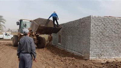 إزالة 12 حالة تعدٍ بالبناء على الأراضي الزراعية بسوهاج | صور 