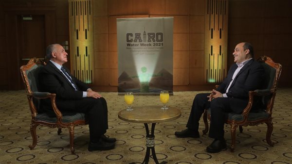 وزير الري مع الإعلامي