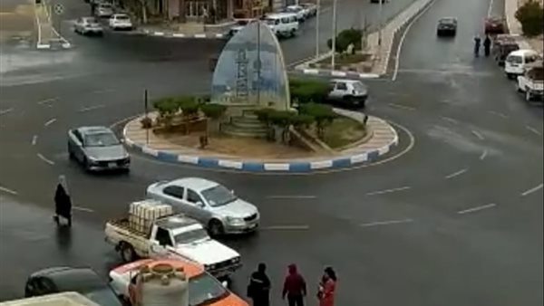 أمطار خفيفة على مدينة